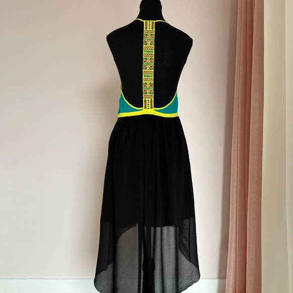 Neon Contrast Summer Dress with Embroidery - Picture 4 of 11